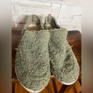 Vionic Beach Sneakers Malibu Womens Army Green Boucle Orthotic Shoes‎.  Sz 11